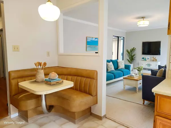 White Rock, BC V4B 3V6,1521 Blackwood ST #111