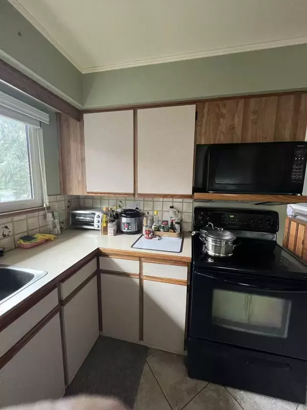 Surrey, BC V3Z 9X6,22xx 171 ST