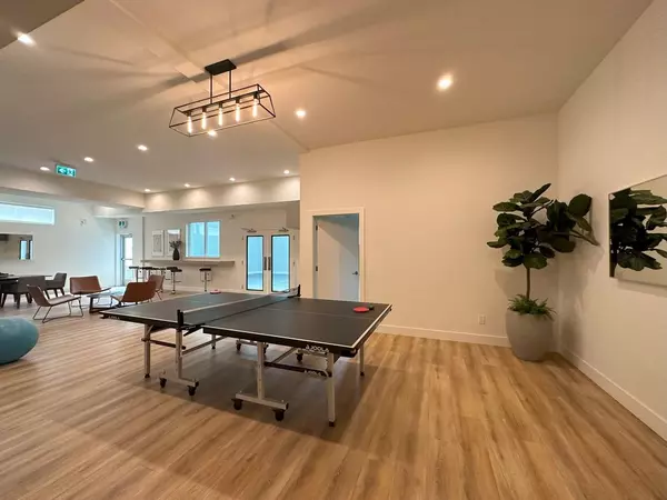 Surrey, BC V3Z 1J3,16560 17a AVE