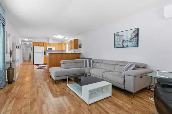 Pitt Meadows, BC V3Y 1Z3,11931 Ponderosa BLVD #128