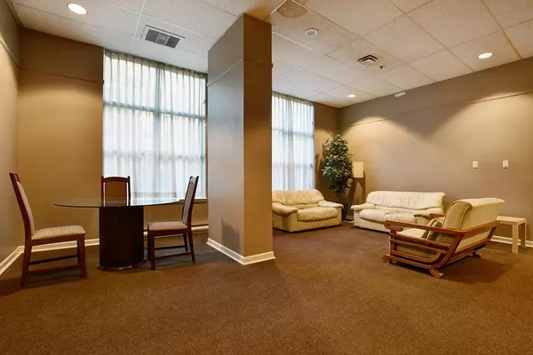 Vancouver, BC V6E 1E3,1111 Haro ST #802