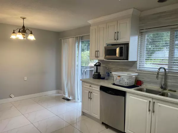 Surrey, BC V3V 5J9,10366 127 ST