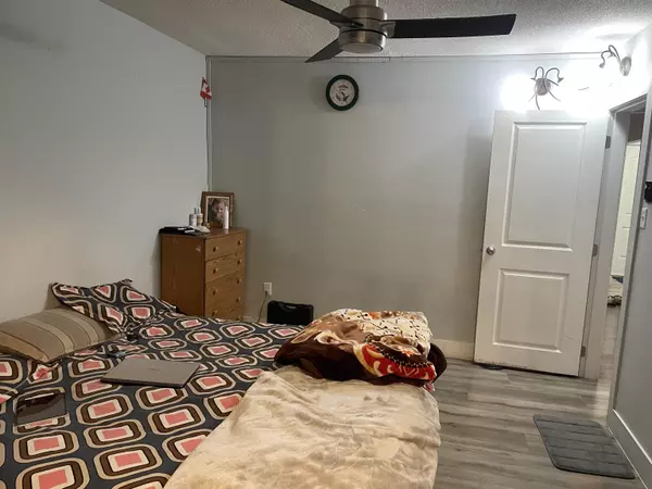 Surrey, BC V3V 5J9,10366 127 ST