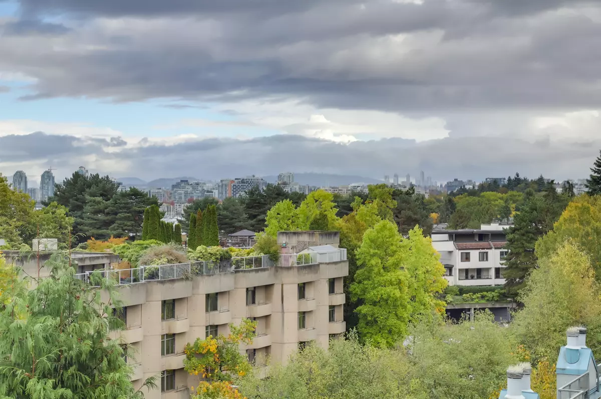 Vancouver, BC V6H 3Y8,1365 W 4th AVE #305