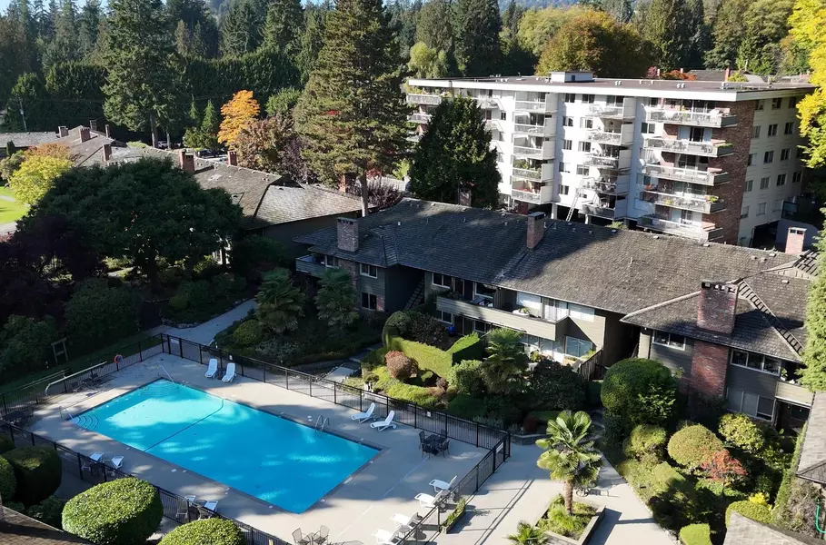 235 Keith RD #1218, West Vancouver, BC V7T 1L5