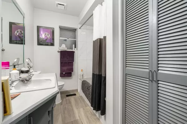 Richmond, BC V7A 4A1,9580 Seacote RD
