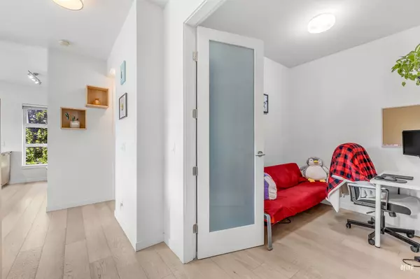 New Westminster, BC V3M 0G5,215 Brookes ST #206