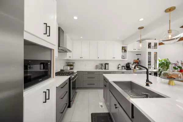 Vancouver, BC V6L 2C6,2566 Mcbain AVE