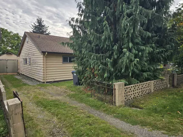 2006 Hamilton ST New Westminster, BC V3M 2P6