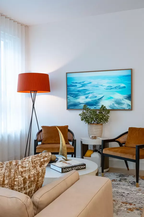 West Vancouver, BC V7T 0A1,423 6th ST #TH4