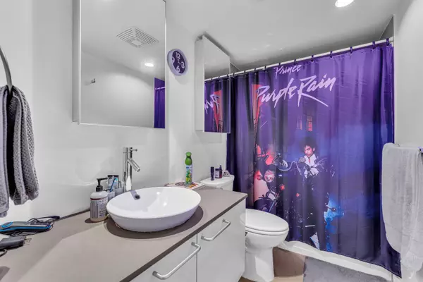 Vancouver, BC V6B 0E6,128 W Cordova ST #205