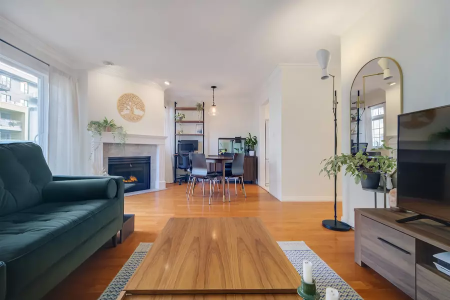 1868 E 11th AVE #301, Vancouver, BC V5N 1Z1