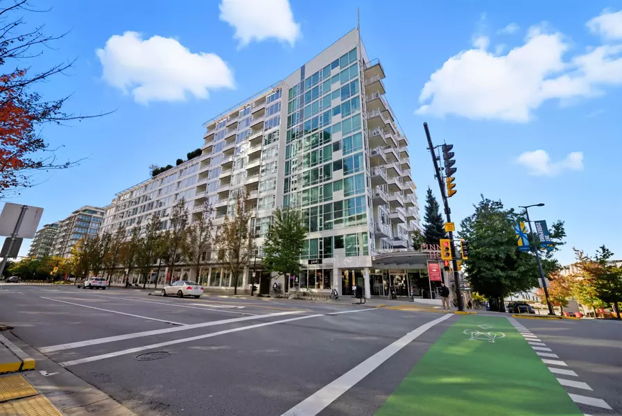 133 E Esplanade #708, North Vancouver, BC V7L 1A1