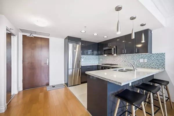 North Vancouver, BC V7L 1A1,133 E Esplanade #708