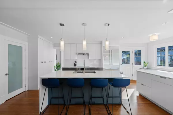 2138 W 21st AVE Vancouver, BC V6L 1J3