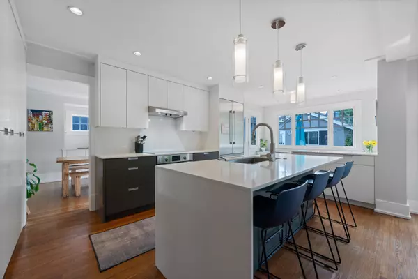 2138 W 21st AVE Vancouver, BC V6L 1J3