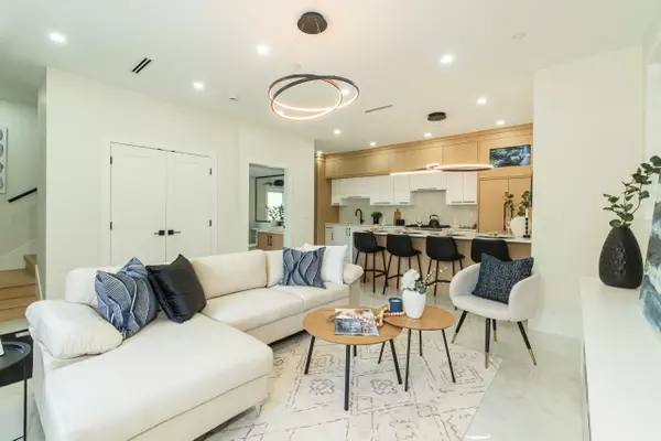 Vancouver, BC V6P 2R9,1552 W 66th AVE