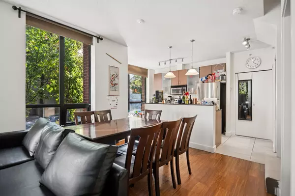 Vancouver, BC V6B 1S3,308 Smithe ST