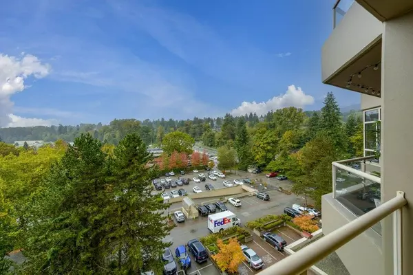 1327 E Keith RD #701 North Vancouver, BC V7J 3T5