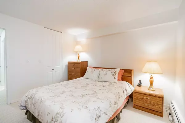 1355 Harwood ST ##208 Vancouver, BC V6E 3W3