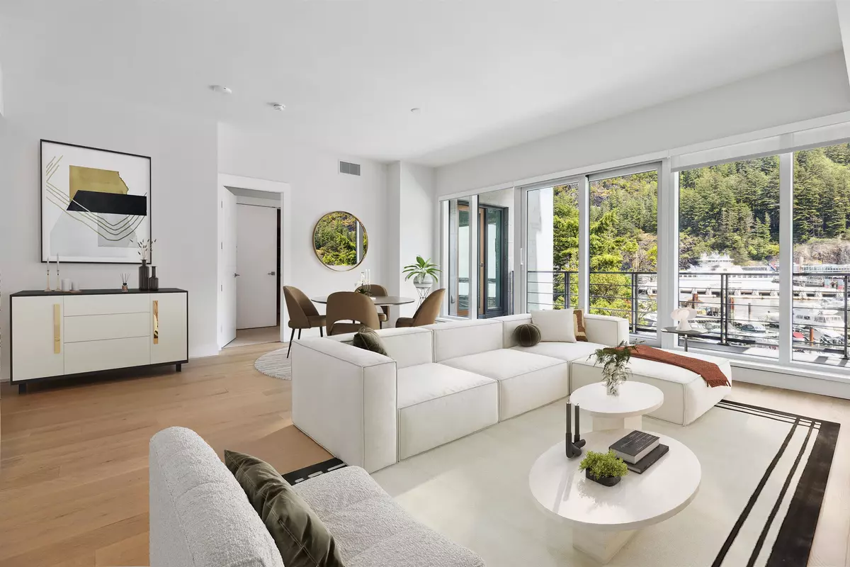 West Vancouver, BC V7W 0A4,6707 Nelson AVE #503