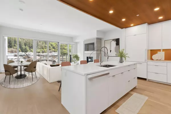 West Vancouver, BC V7W 0A4,6707 Nelson AVE #503