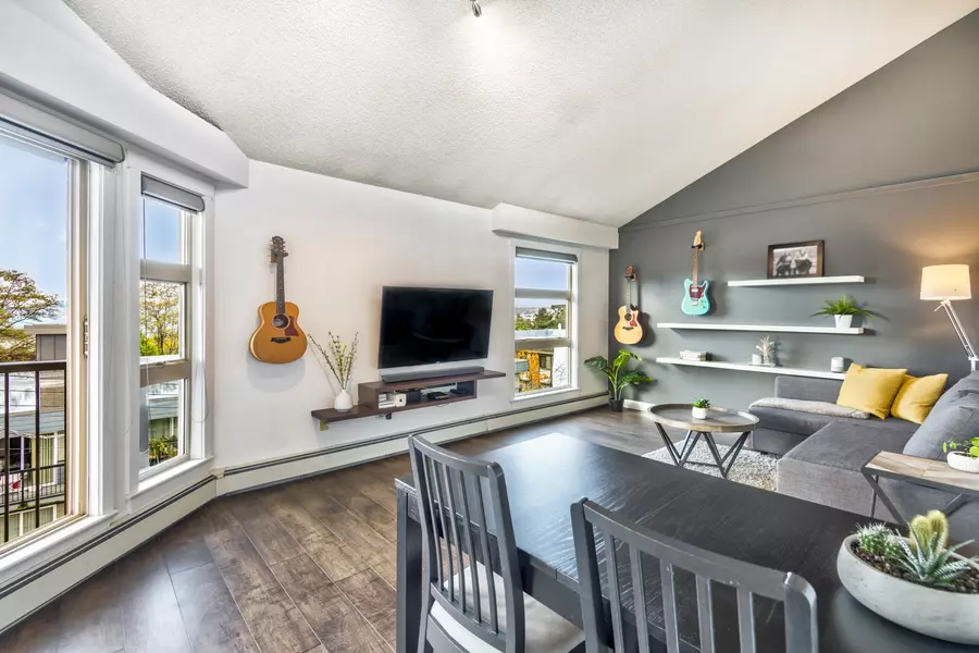 235 W 4th ST #305, North Vancouver, BC V7M 1H8