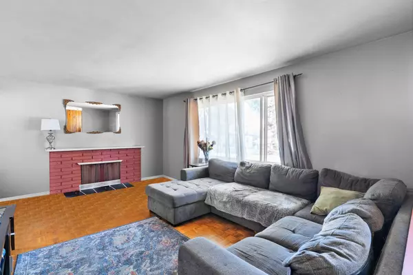 Surrey, BC V3V 2P3,12476 99 AVE