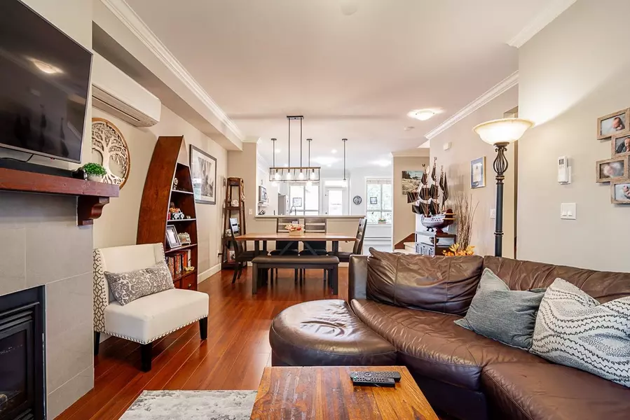 19560 68 AVE #25, Surrey, BC V4N 5Y5