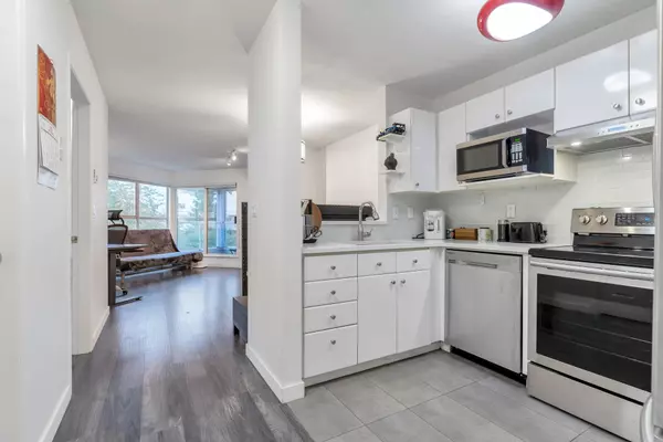 Richmond, BC V6Y 3W4,8611 General Currie RD #203