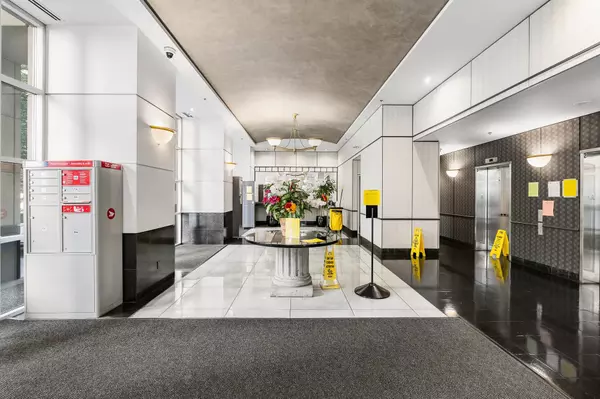 Vancouver, BC V6B 6H4,438 Seymour ST #805