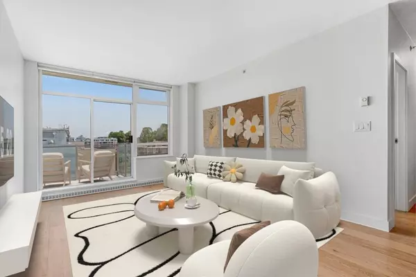 Vancouver, BC V6K 0B1,2228 W Broadway #PH802