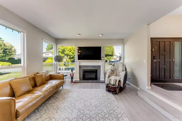 Surrey, BC V4A 8L6,14854 21 AVE
