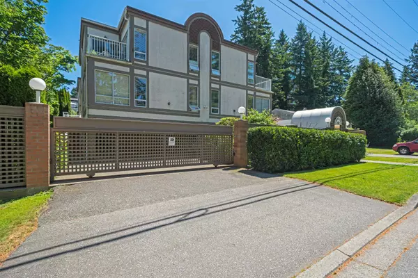1552 Everall ST #3, White Rock, BC V4B 3S8