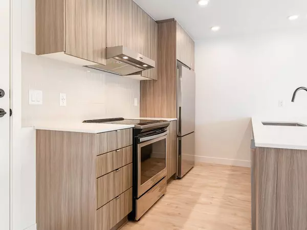 Abbotsford, BC V2S 0M6,32838 Landeau PL #304