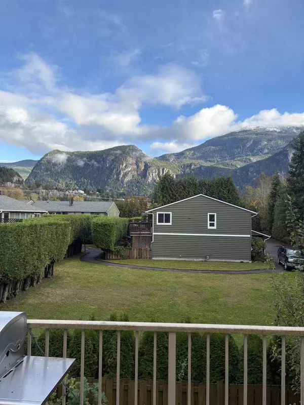 Squamish, BC V8B 0B4,1188 Wilson CRES #19