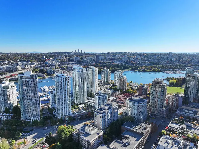 1177 Pacific BLVD #602, Vancouver, BC V6Z 2R8