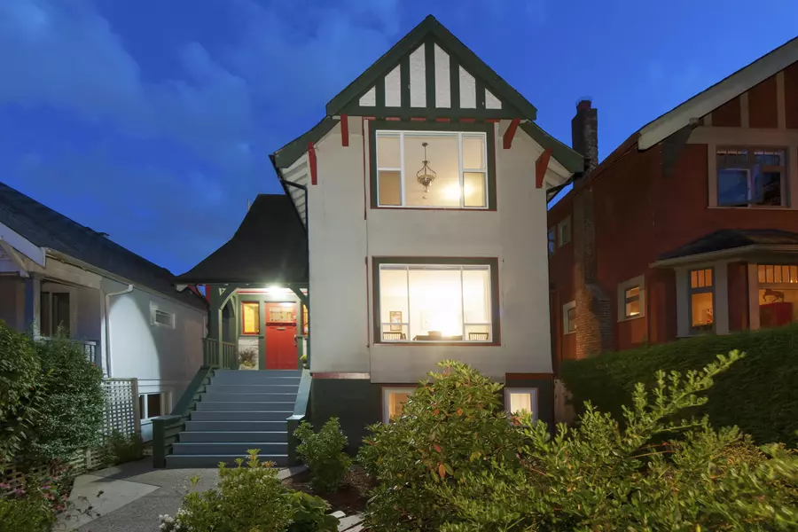 3316 W 3rd AVE, Vancouver, BC V6R 1L4