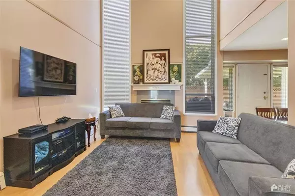 Surrey, BC V3W 1C3,13107 74 AVE