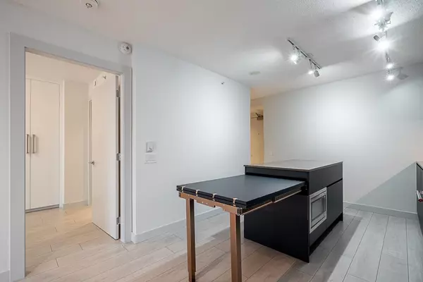 New Westminster, BC V3M 0L5,988 Quayside DR #1106