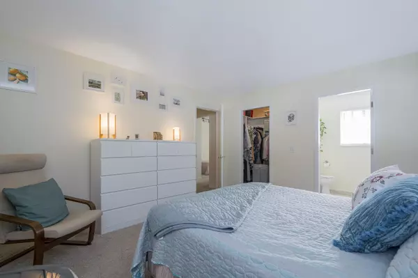 Langley, BC V3A 8H1,21928 48 AVE #20