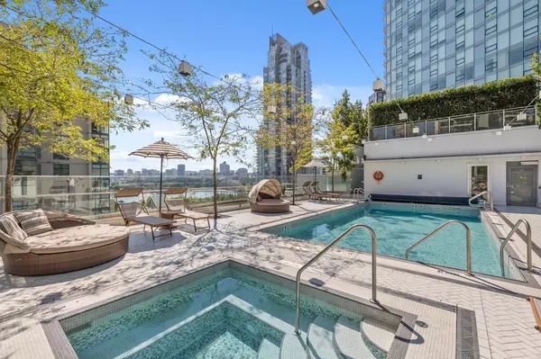 499 Pacific ST #201, Vancouver, BC V6B 0N4