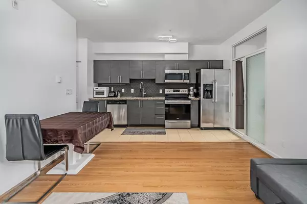 Vancouver, BC V5N 0E5,2239 Kingsway #212