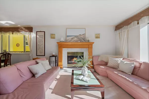 Vancouver, BC V6M 2T5,2133 W 49th AVE