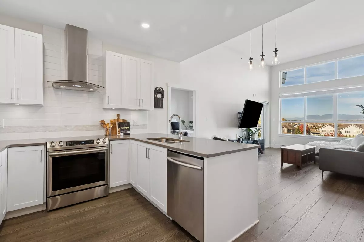 Tsawwassen, BC V4M 0C4,4690 Hawk LN #401