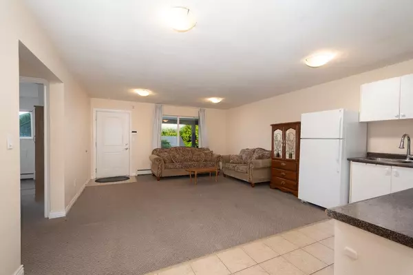 Surrey, BC V3R 1P2,14229 114 AVE #Lower