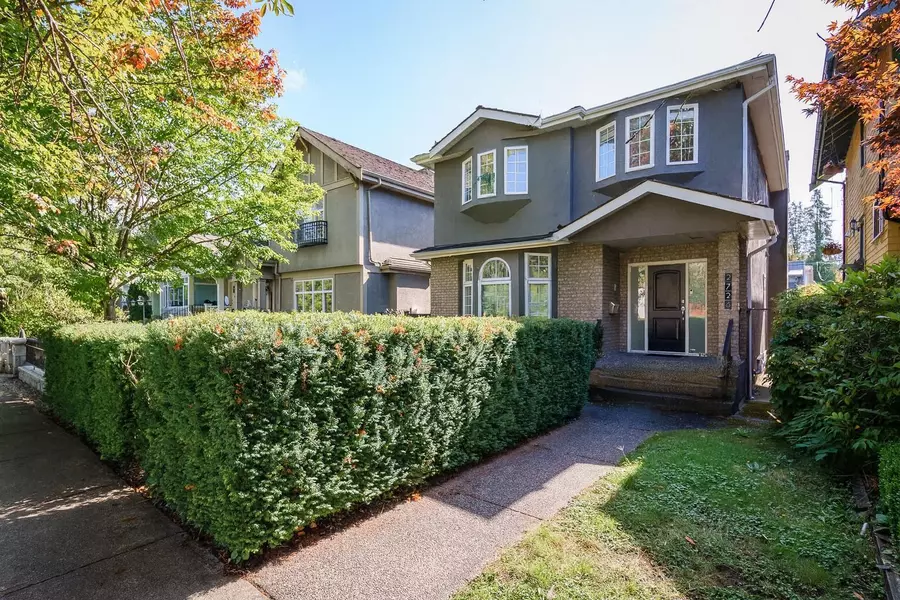 2726 W 42nd AVE, Vancouver, BC V6N 3G5