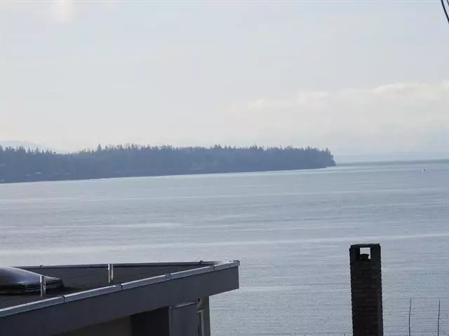 15519 Columbia AVE, White Rock, BC V4B 1K5