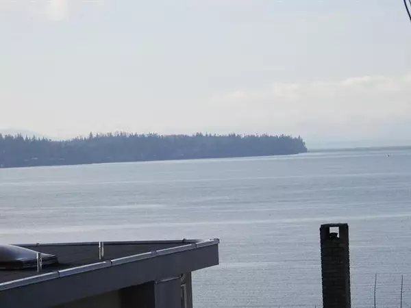 15519 Columbia AVE, White Rock, BC V4B 1K5