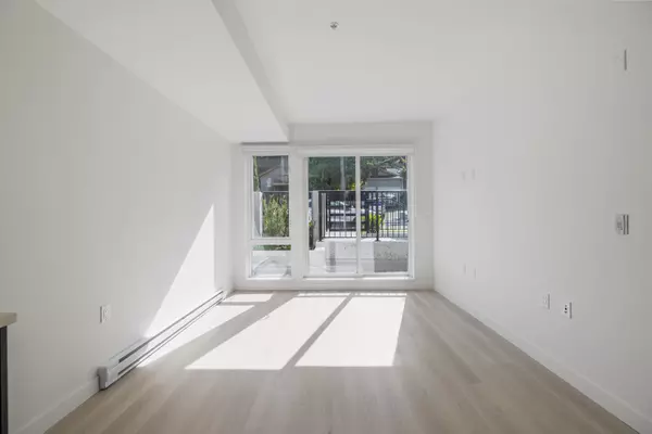 Port Moody, BC V3H 2E6,2002 St. George ST #103